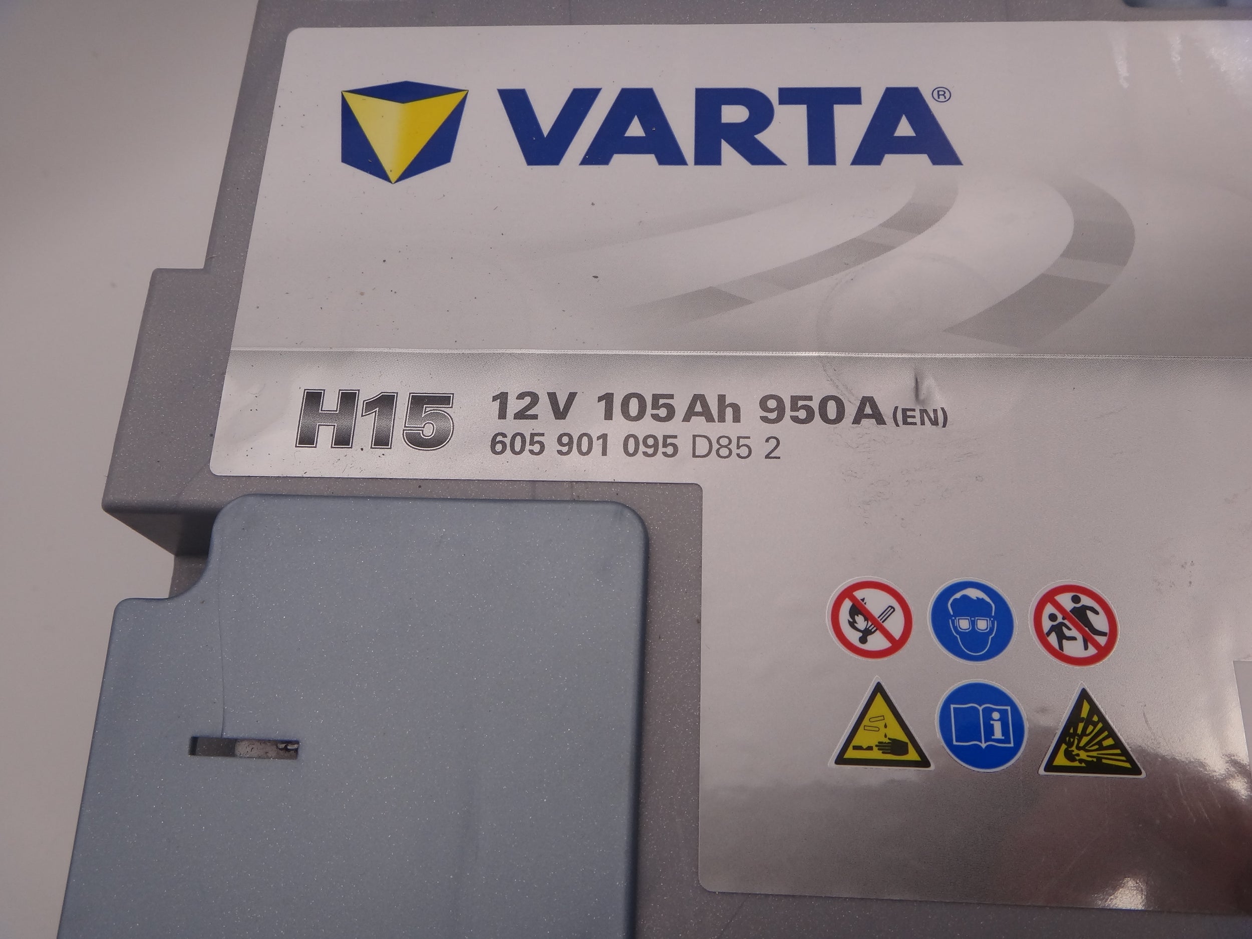 Varta Silver AGM Dynamic H15 baterie auto 12V 105Ah 950A cod 605901 095 Start Stop
