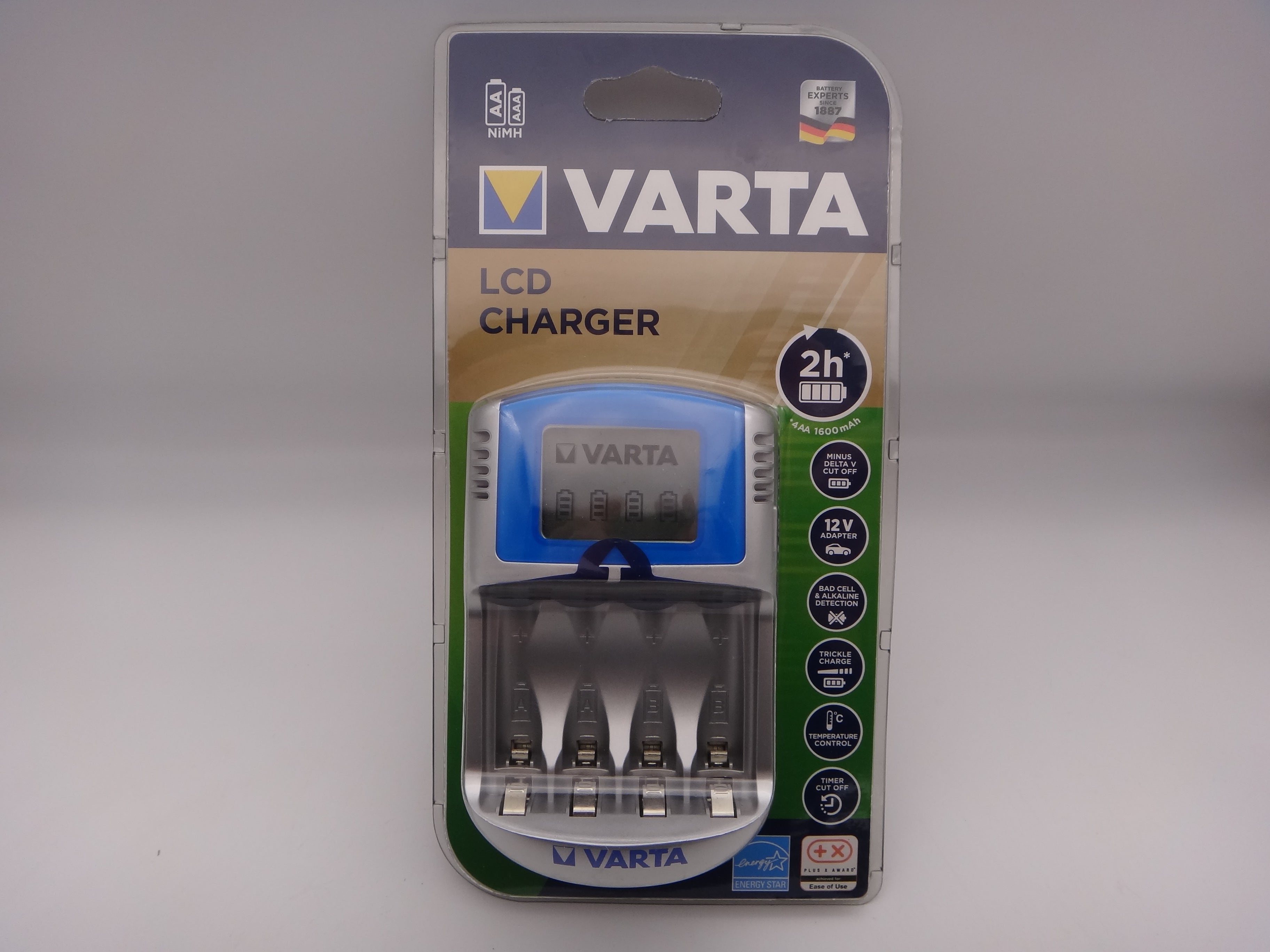 Incarcator Varta LCD 57070 cu 4 canale pentru AA si AAA Ni-Mh 220V 12V 57070201401