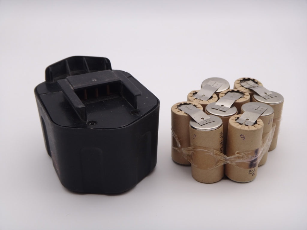 Inlocuire acumulatori defecti 1.2V, 2.4V, 3.6V, 4.8V, 6V, 7.2V, 8.4V, 12V, 14.4V de la bormasina, aspirator electric, diverse echipamente electrice
