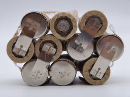 Inlocuire, reconditionare acumulatori defecti prin lipire cu sudura in puncte la bormasina, aspirator, echipamente electrice